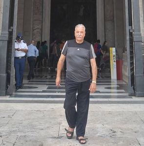 Meet your Posher, Juan sebastian